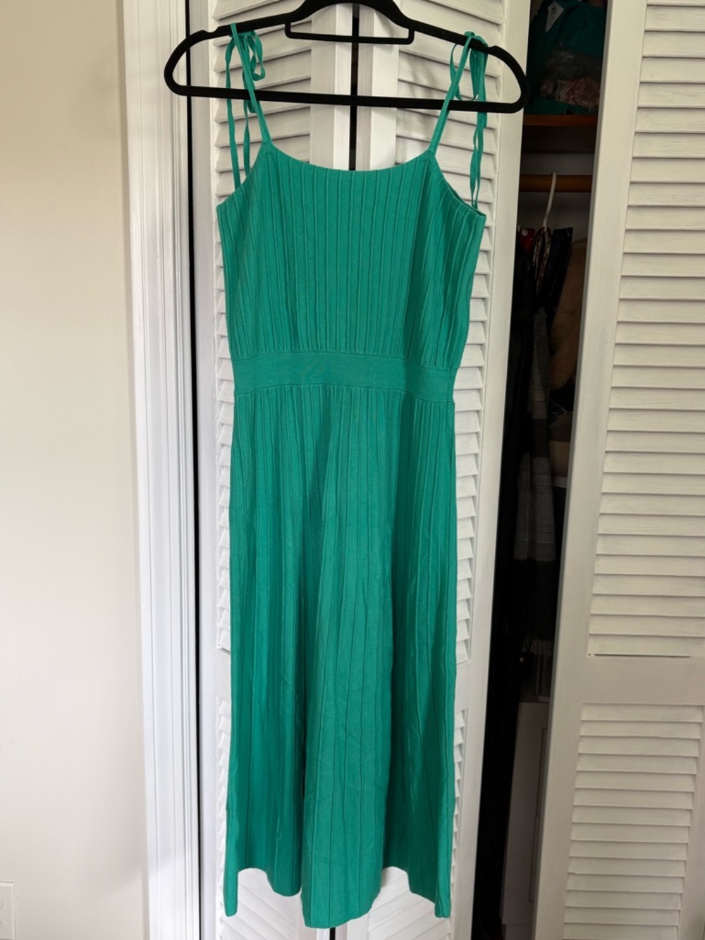 Green Tie-Shoulder Midi Dress